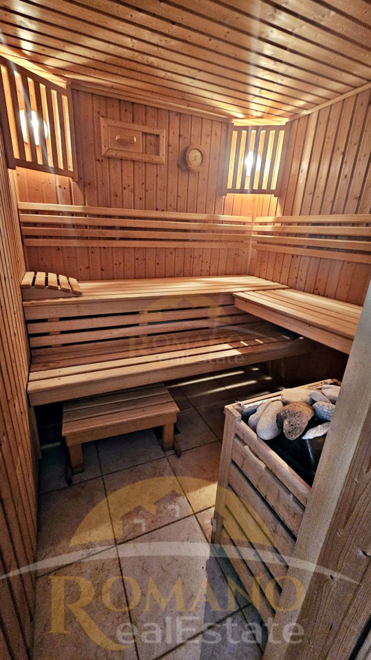 Ekskluzivna hiša prvi vrsti ob morju – Mavarčica, Okrug Gornji – Velik investicijski potencial